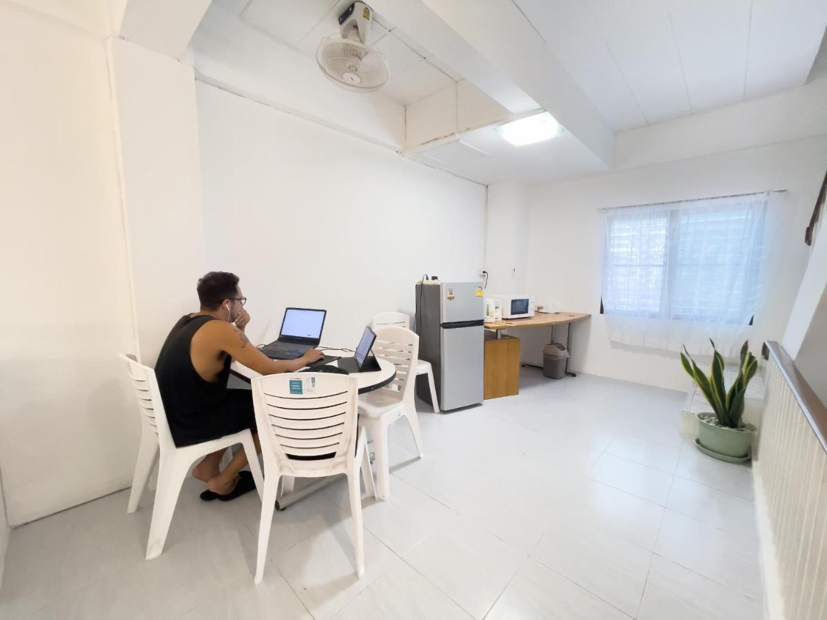 Transit Donmueang Airport Hostel Bangkok Exteriör bild